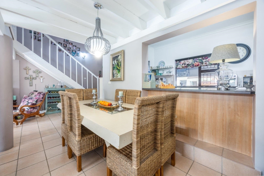 3 Bedroom Property for Sale in Uitzicht Western Cape